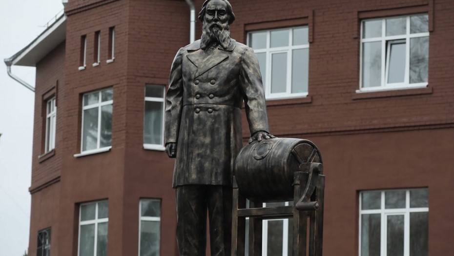 В Вологде открыли памятник маслоделу Николаю Верещагину