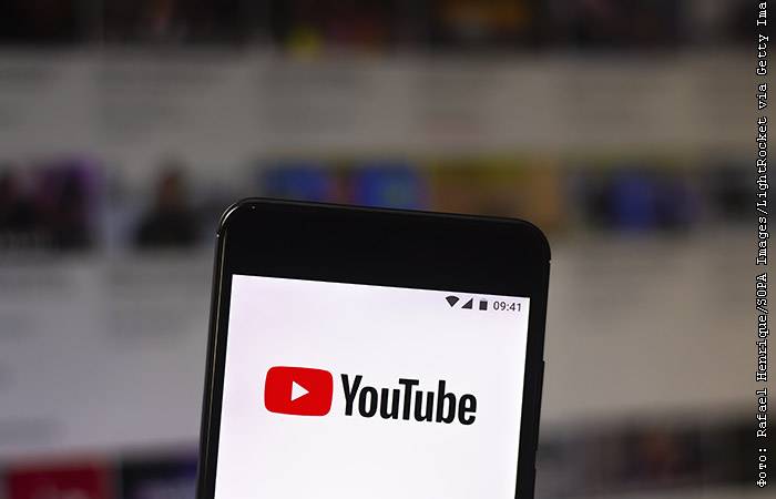 РКН нашел более 2,4 тыс. запрещенных в РФ материалов, которые не удалил YouTube
