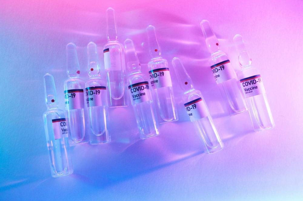 Биолог Гущин посоветовал людям со сниженным иммунитетом ревакцинироваться двумя дозами