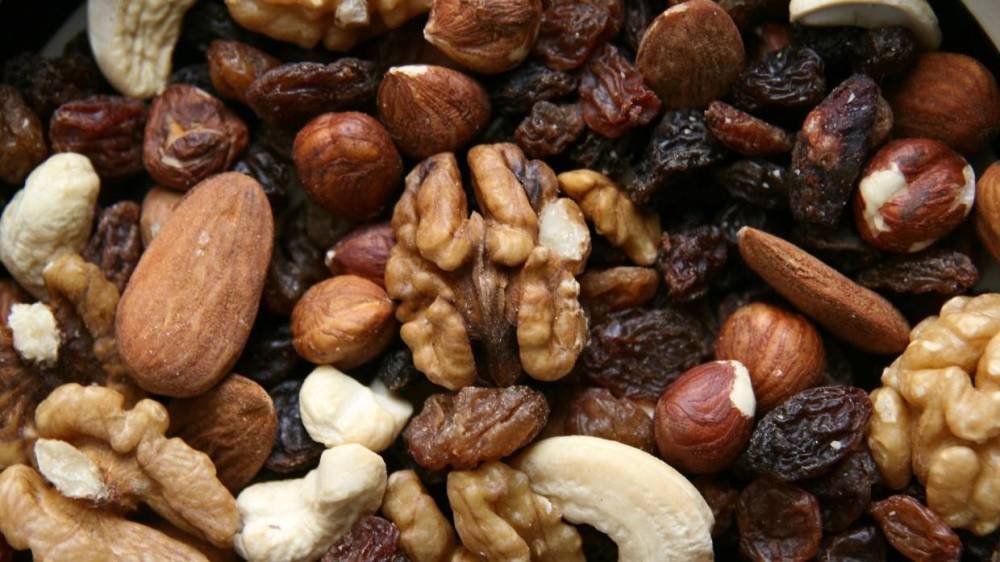 Диетолог Леонов призвал замачивать орехи перед их употреблением