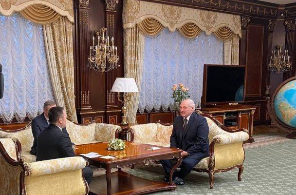 Лукашенко обвинил СМИ в попытке вбить клин между Белоруссией и Россией