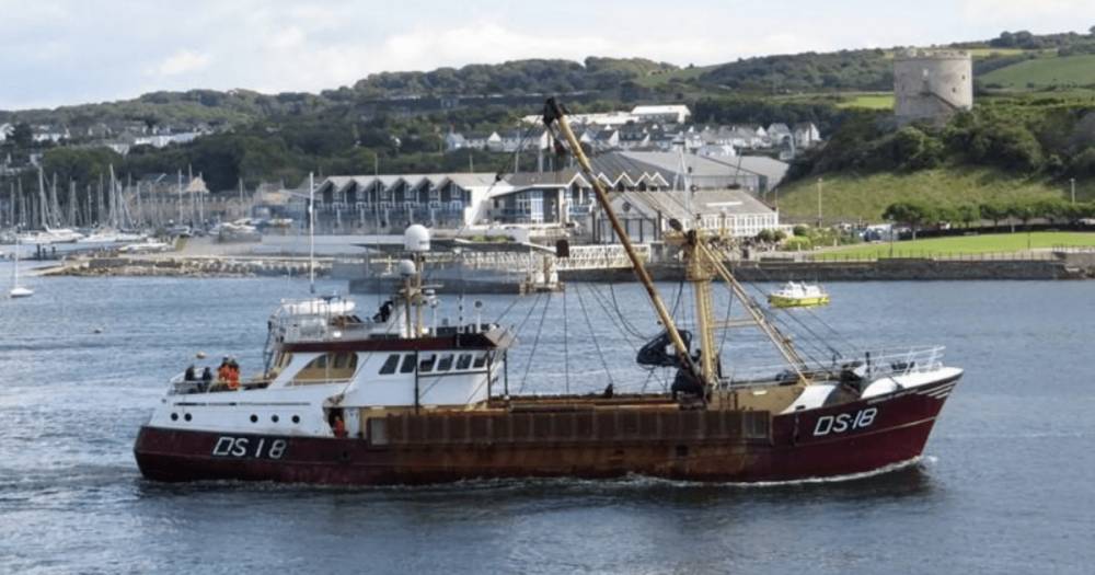 Франция захватила британское судно в своих водах из-за вылова рыбы