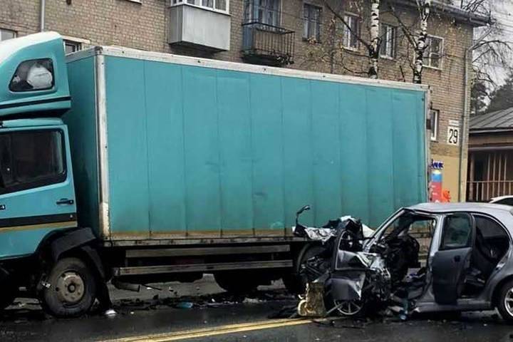 В Ивановской области погиб водитель иномарки