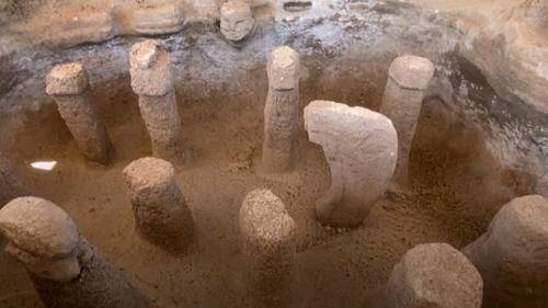 В Турции обнаружены загадочные столбы возрастом 11 тысяч лет