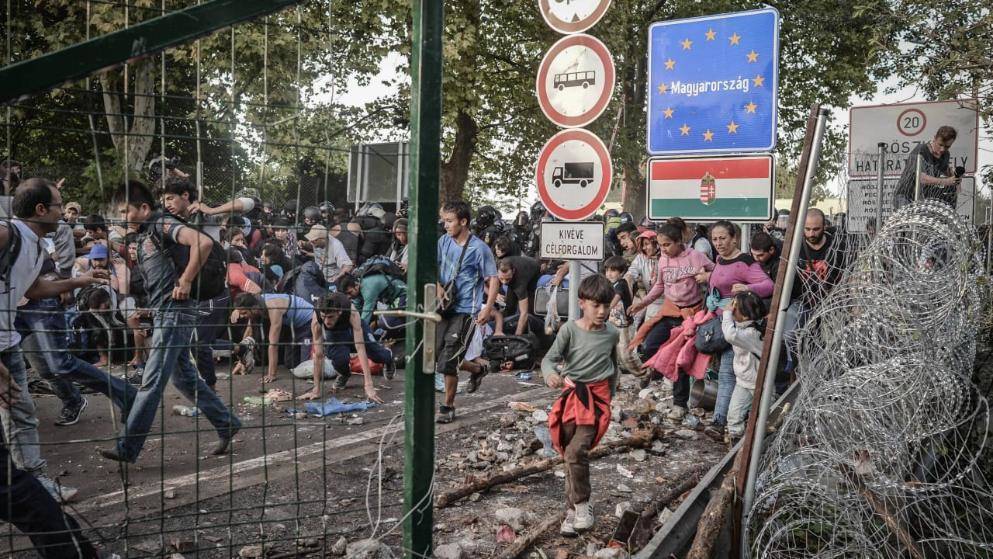 Политики призывают Евросоюз отгородиться стеной от мигрантов