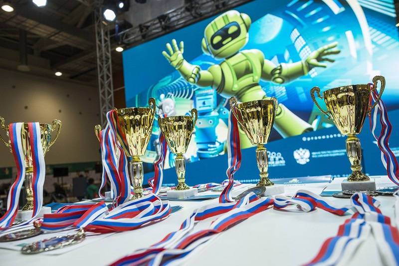 Сахалинцы взяли призовые места на всероссийских соревнованиях по робототехнике