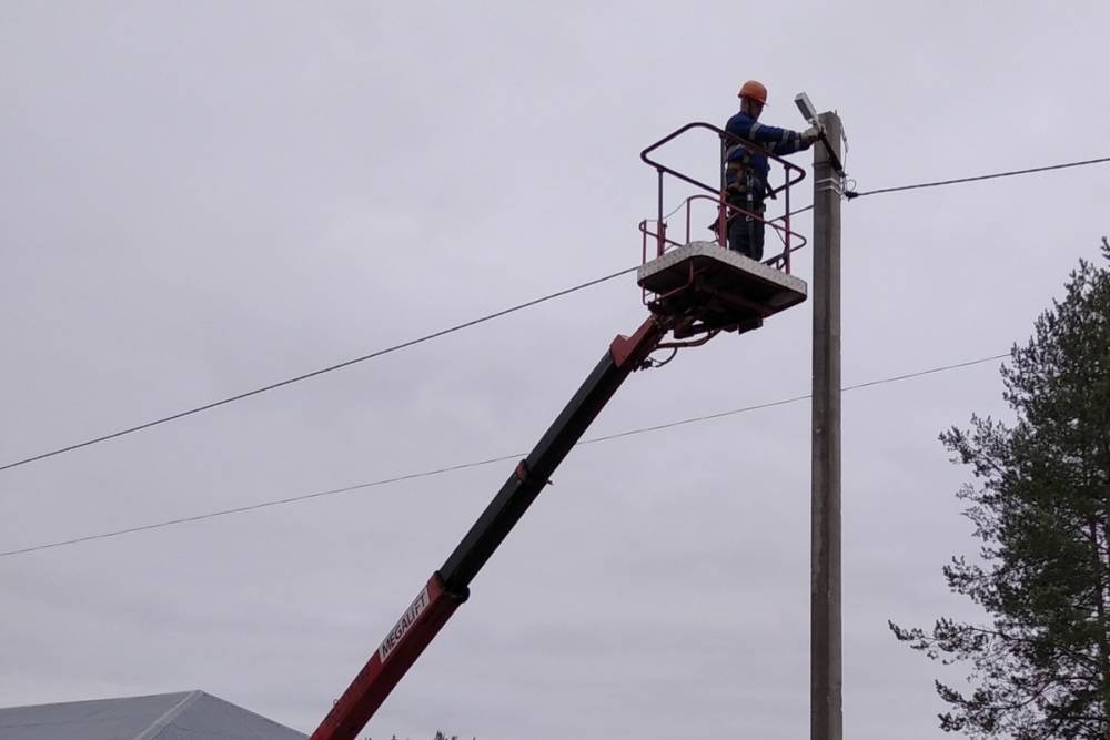 Филиал Костромаэнерго завершил муниципальный контракт по ремонту сетей уличного освещения в г. Нея