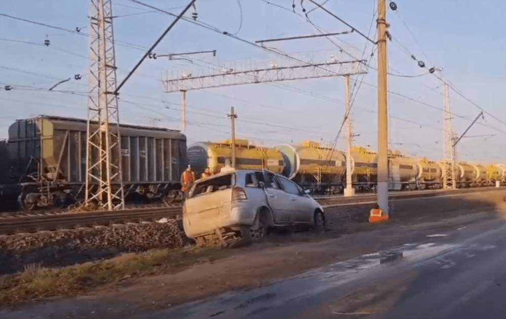 Опубликовано видео с места ДТП у железнодорожных путей в Рыбном