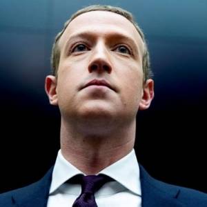 Цукерберг заявил о смене названия компании Facebook
