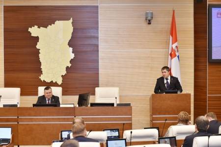 Дмитрий Махонин представил краевому парламенту задачи бюджета в здравоохранении и соцподдержке на 3 года