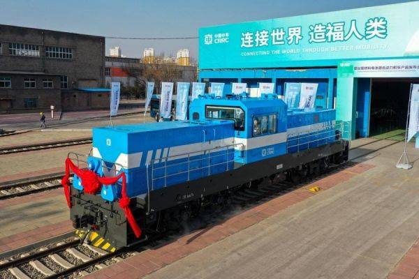 Первый локомотив на водородных топливных элементах испытан в Китае