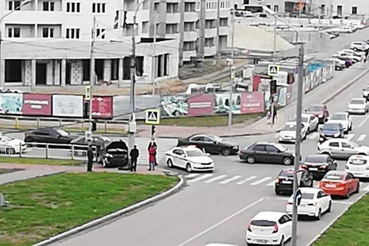 В Брянске случились затор и авария из-за сломавшегося светофора