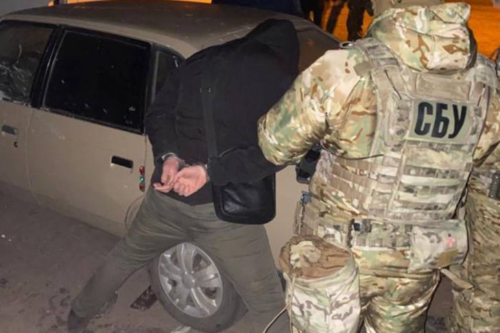 Двое полицейских задержаны в Полтавской области на взятке 1400 долларов