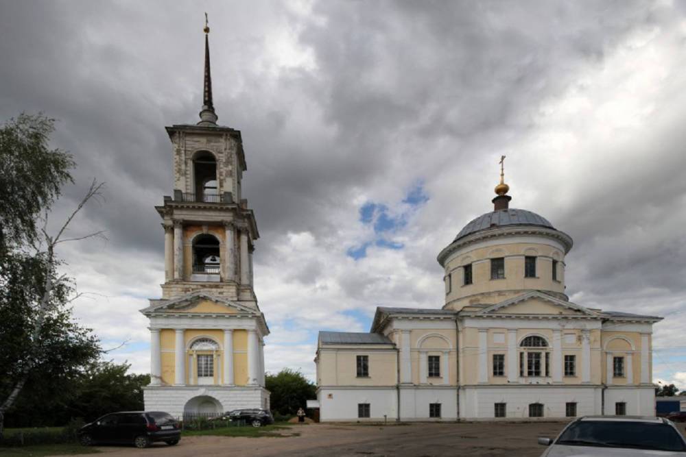 В Тверской области прихожанин украл смартфон в церкви Ильи Пророка