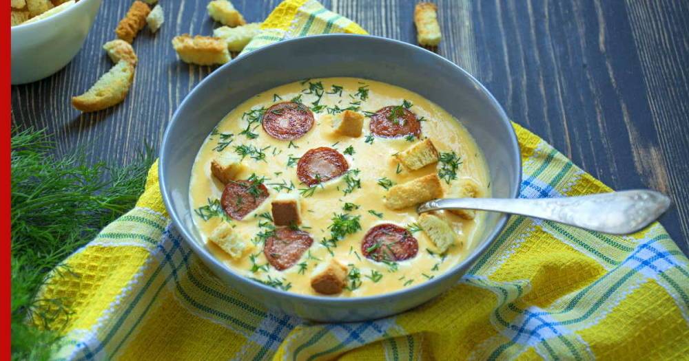 Суп на плавленом сыре с колбасками: простой и быстрый рецепт