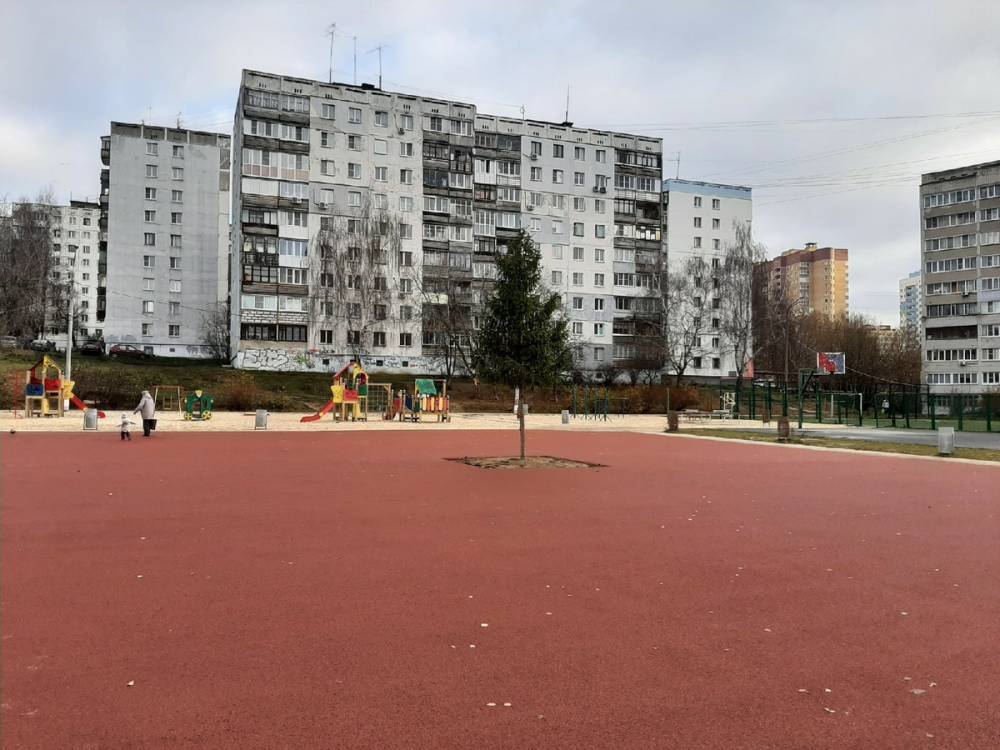 Ремонт детской площадки у нижегородской школы № 32 завершится в ноябре