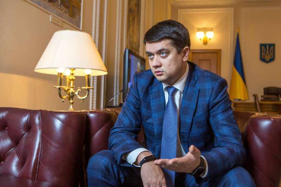 Разумкова уволят с поста спикера Рады в день рождения