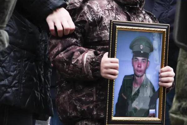«Поблагодаривший» родителей за гибель солдата тюменский чиновник готов извиниться