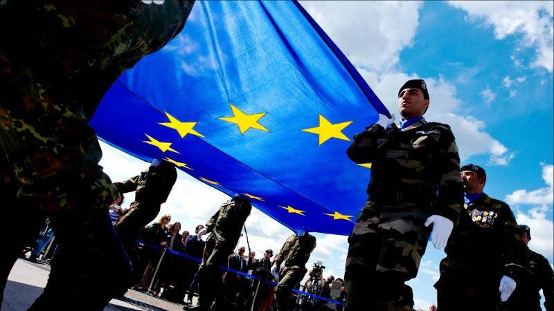 Евросоюз рассматривает создание военной миссии в Украине