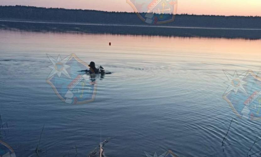 Со дна озера в Кингисеппском районе вытащили пропавшего рыбака