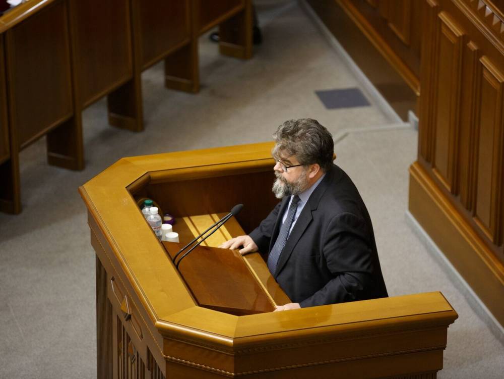 В "Слуге народа" гарантировали, что голосующим против отставки Разумкова мандатов не лишат – нардеп Яременко