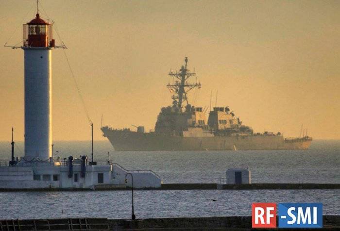 США начали военно-морские операции в Черном и Средиземном морях