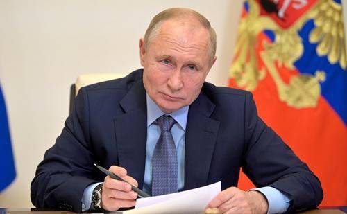 Читатели Daily Mail назвали президента России Путина главным политиком Европы после поручения нарастить поставки газа в Европу