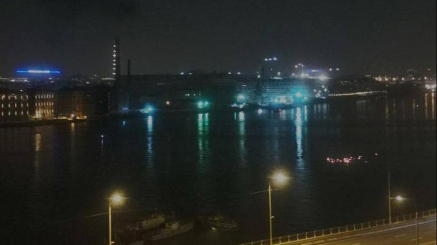Очевидцы сообщили о взрыве лодки в Санкт-Петербурге