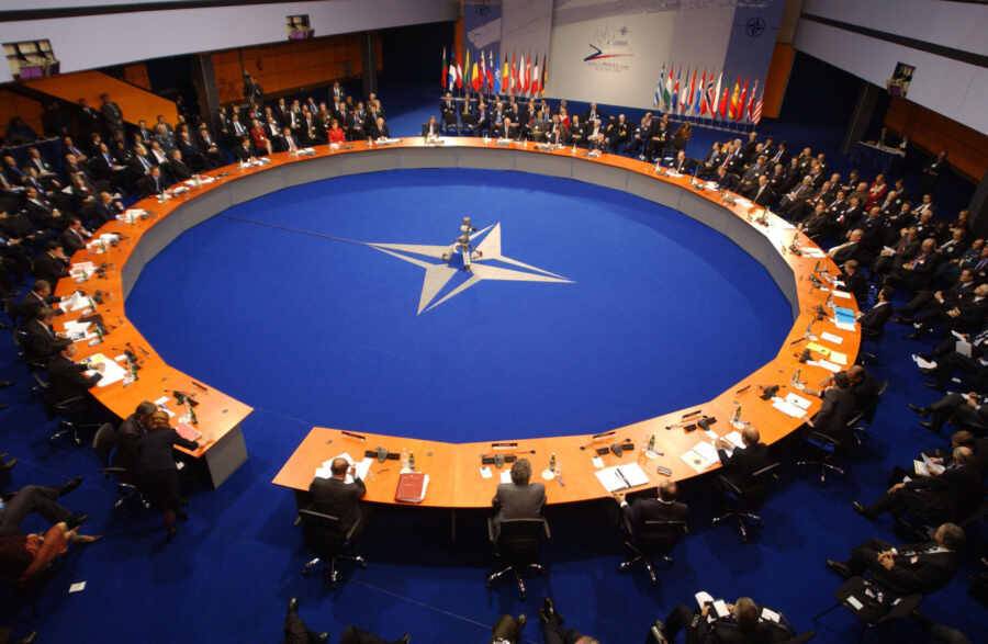 Отказ от сотрудничества с РФ наносит серьезный ущерб безопасности НАТО