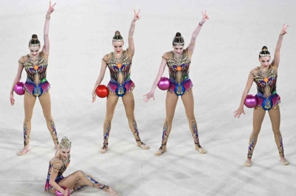 Гимнастки из России победили в упражнении с пятью мячами на чемпионате мира