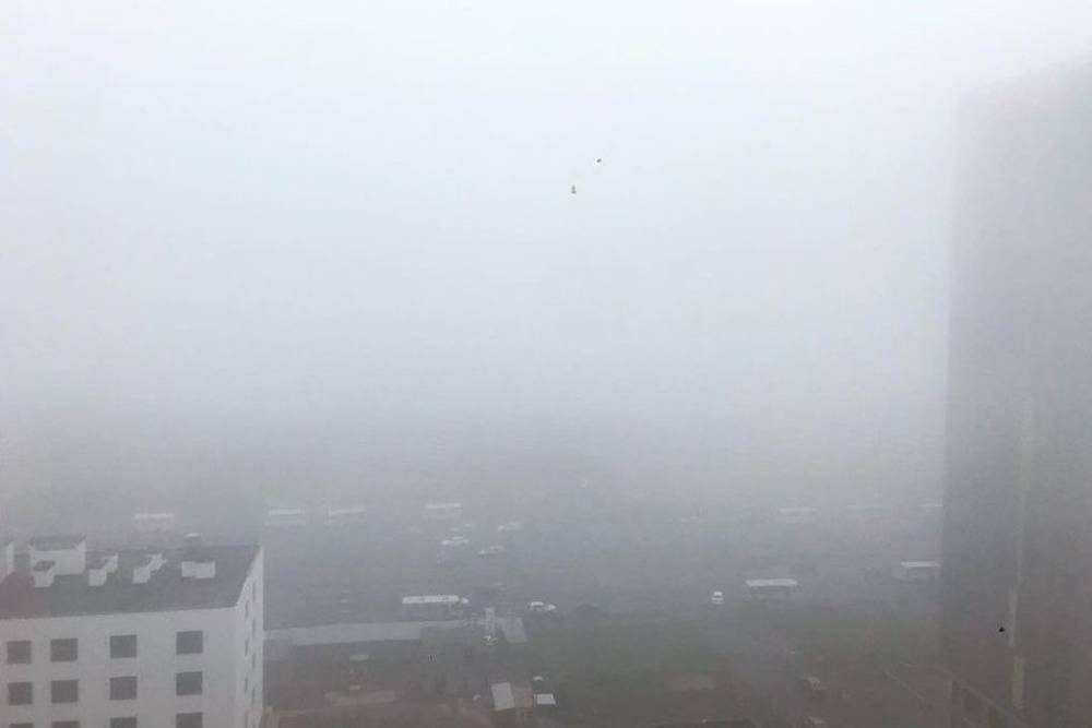 В день Хэллоуина Петербург окутал густой туман
