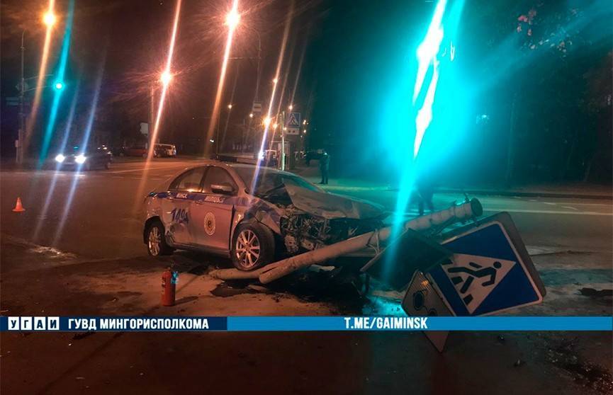 Служебный автомобиль милиции столкнулся с шеринговым авто в Минске