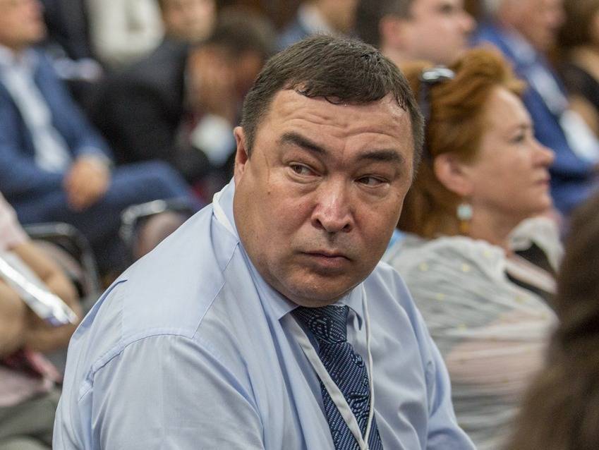 Единороссы выдвинули в Совет Федерации нового сенатора
