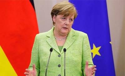 В День немецкого единства канцлер Ангела Меркель обратилась с призывом к демократии