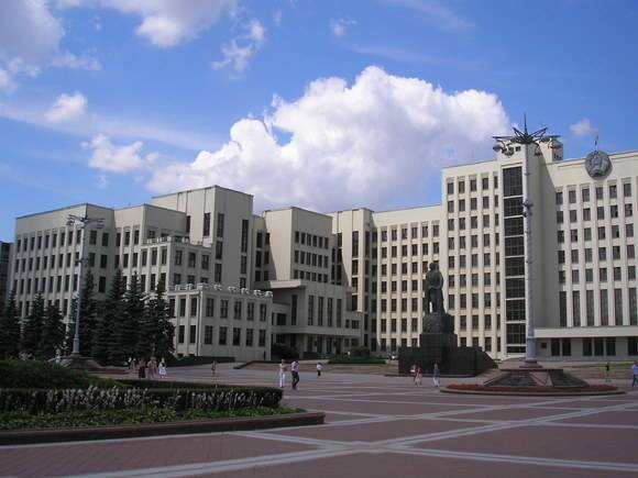 Нижняя палата парламента Белоруссии утвердила изменения в Конституцию страны