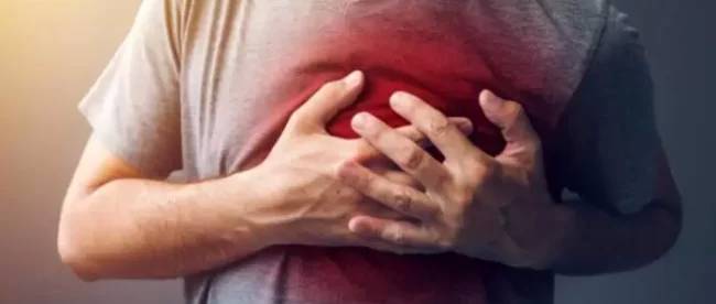 Три привычки, которые повышают риск сердечного приступа после 40 лет