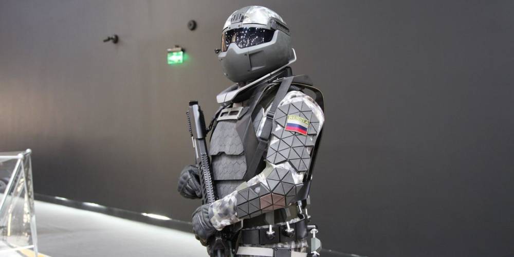 Российские военные получат боевую экипировку с экзоскелетом и дронами