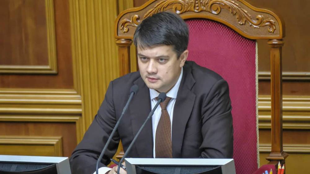 «Слуги народа» инициировали отставку Разумкова с поста спикера