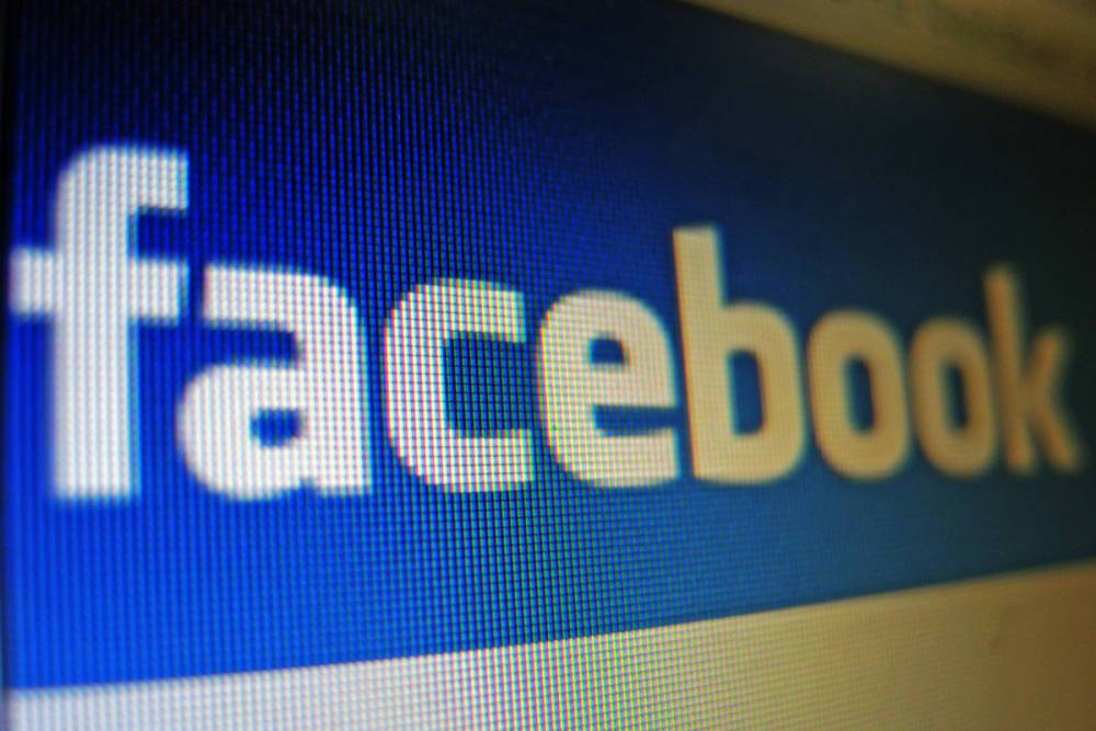 Facebook выполнила требования Роскомнадзора и удалила запрещенный контент