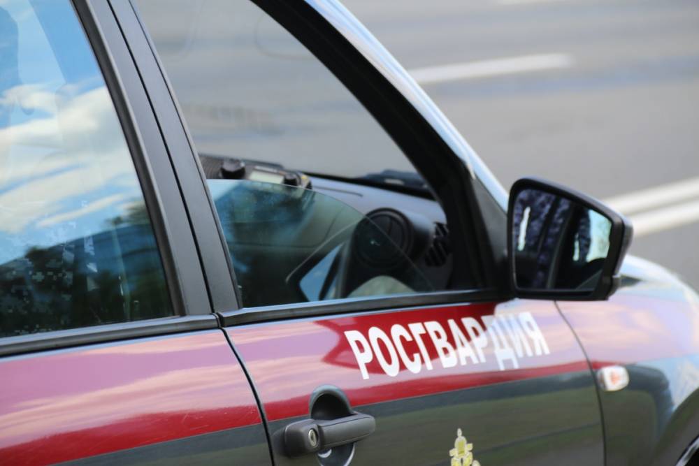 Два жителя Ленинского района разбили имущество в кафе на 10 тысяч рублей