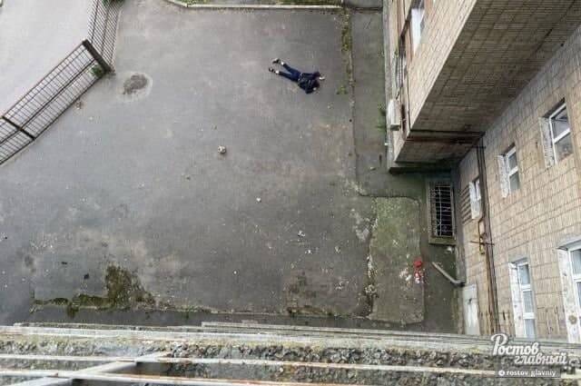 Студент выпал из окна общежития ЮФУ и погиб в Ростове-на-Дону на ул.Зорге 5 октября