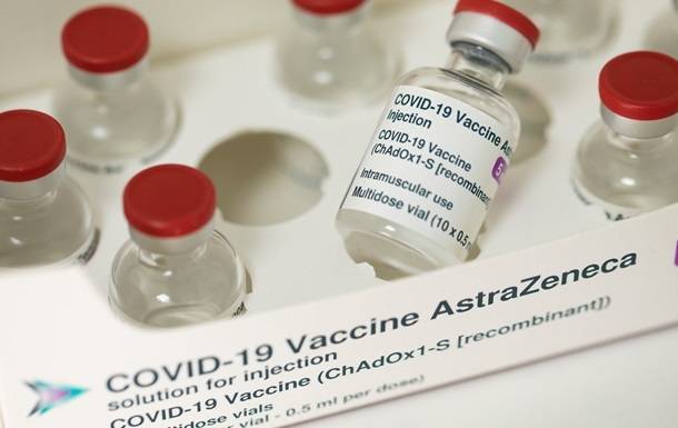 Вакцина AstraZeneca защищает от COVID-19 на 74%, - главный санврач