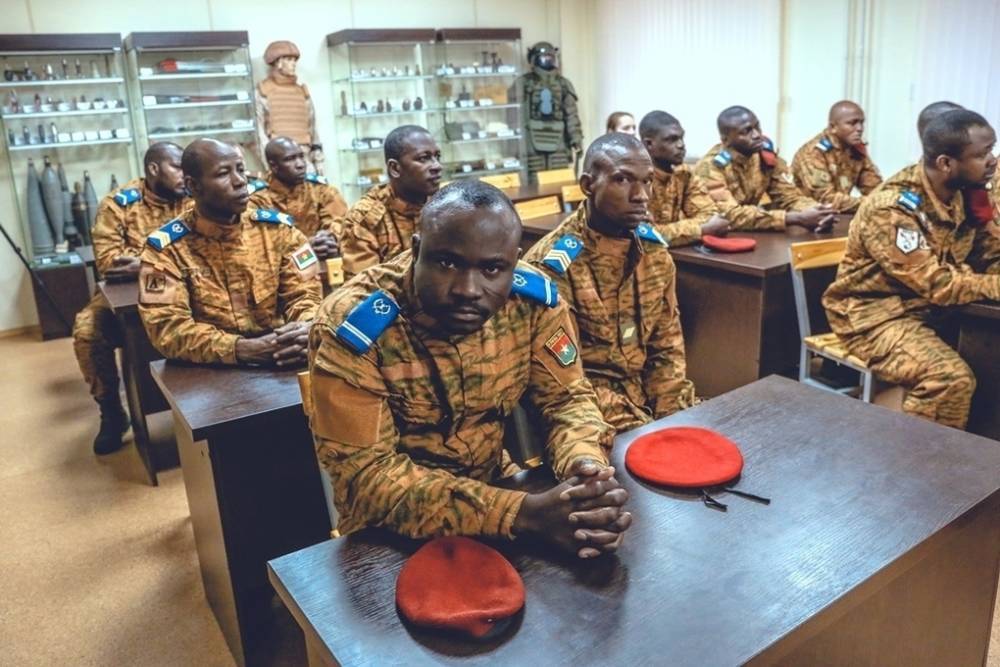 В Подмосковье подготовили первую группу саперов из Буркина-Фасо