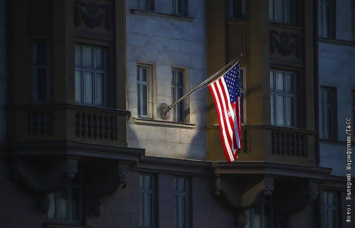 Байдена призвали выслать 300 дипломатов-россиян, если штат посольства США не увеличат