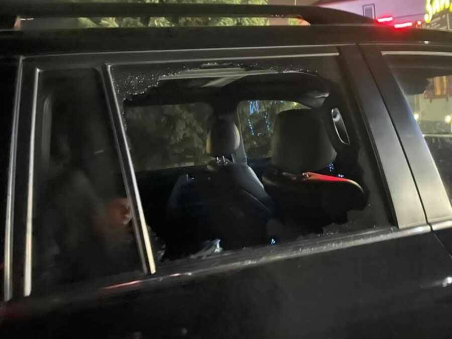 «Активная стадия выборов в разгаре»: В Харькове совершено нападение на автомобиль главы ОПЗЖ