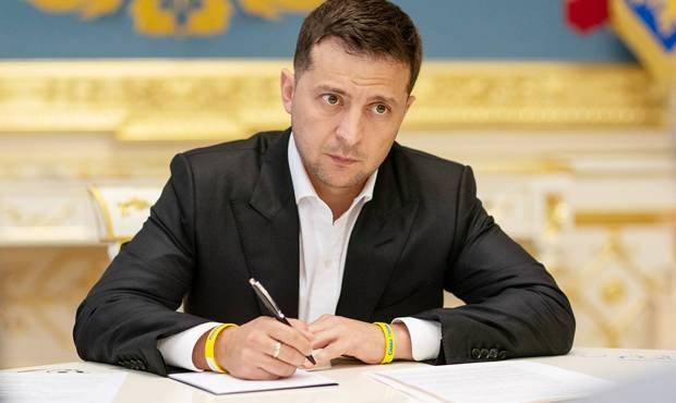 Президент Украины ввел санкции против сотрудников ФСБ России из-за отравления Навального