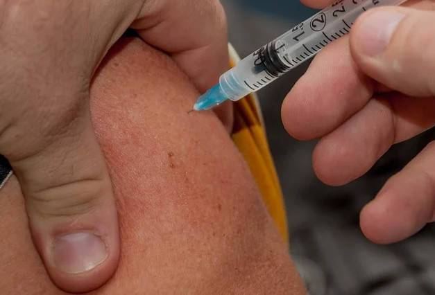 В Новосибирской области могут ввести обязательную вакцинацию против коронавируса