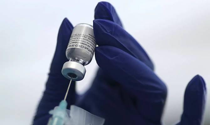 7,3 миллиона украинцев получили хотя бы одну дозу вакцины