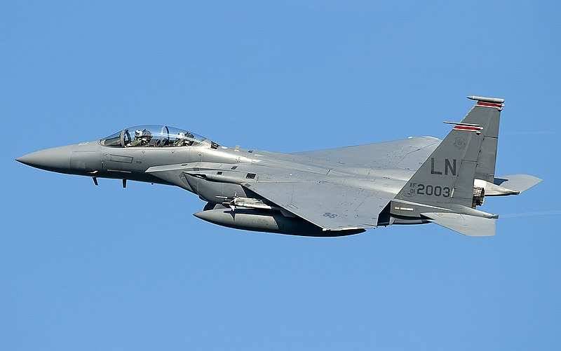 Сивков: Палубная версия истребителя F-15 не защитит авианосцы ВМС США от Су-57