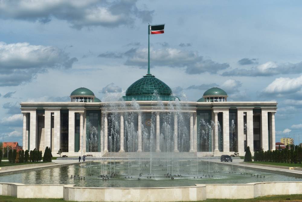 Правительство Чечни сложило полномочия после инаугурации главы региона